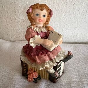 Charming Girl‎ Figurine in Pink Dress